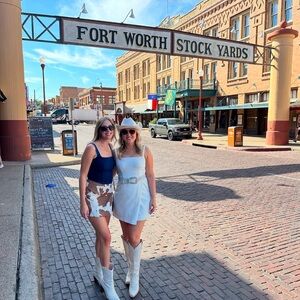 French Connection Whisper Faux Wrap Minidress size 8 in Summer White